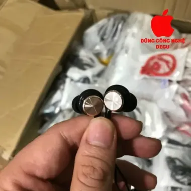 Tai nghe thời trang nghe hay ( bass lớn ) màn xịn