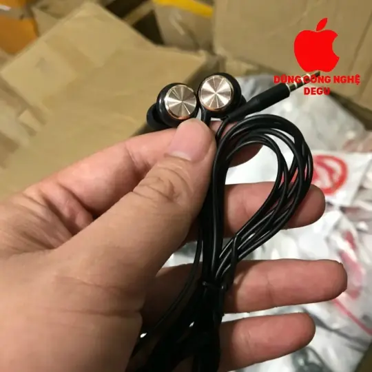 Tai nghe thời trang nghe hay ( bass lớn ) màn xịn